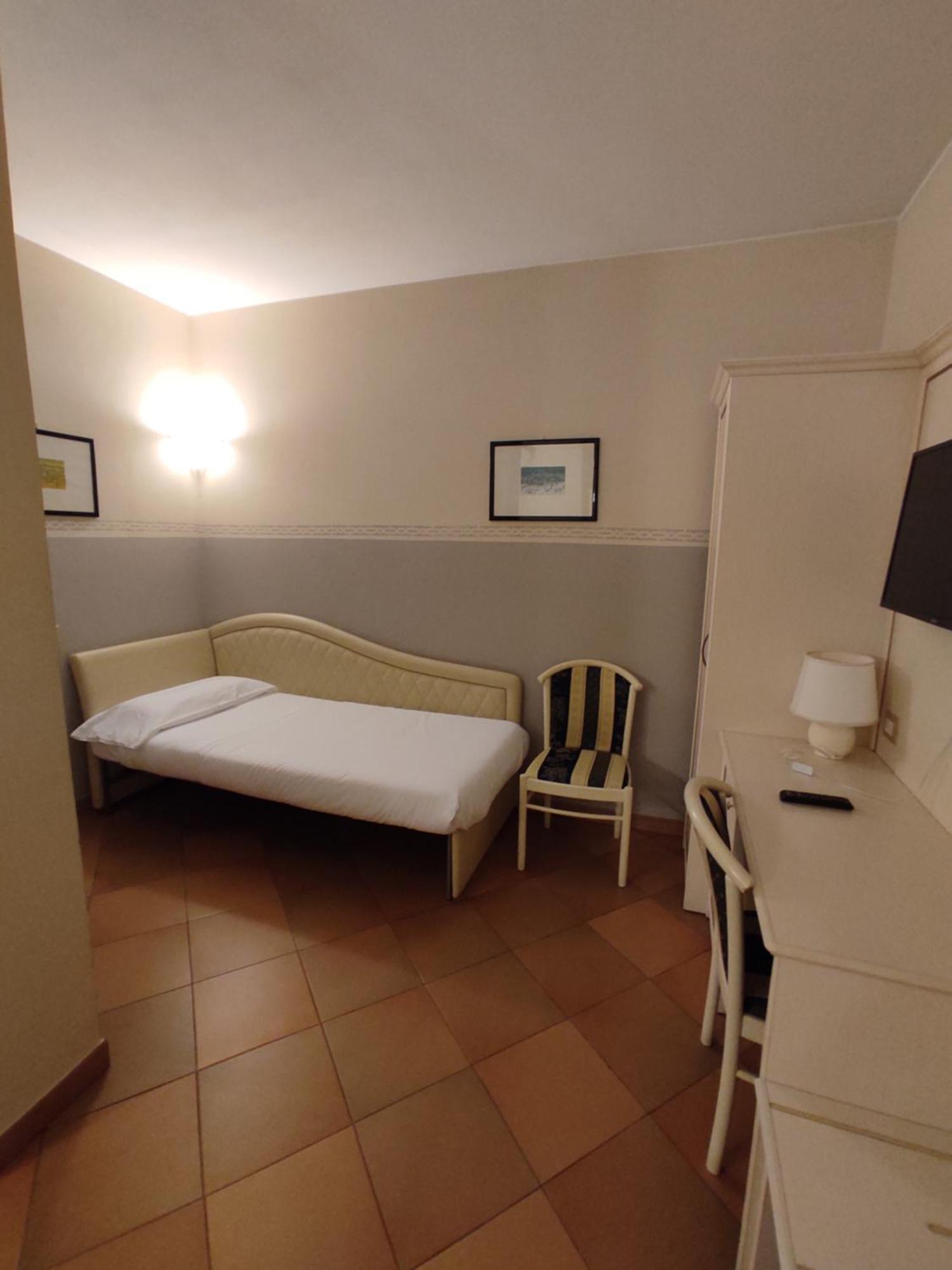 Hotel Le Mura Foligno Buitenkant foto